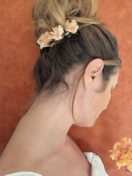 3 pics cheveux fleurs mariage cérémonie pêche