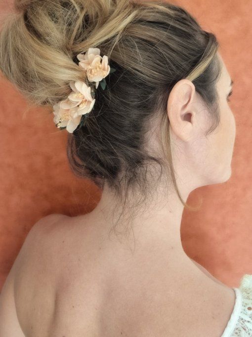 3 pics cheveux fleurs mariage cérémonie pêche