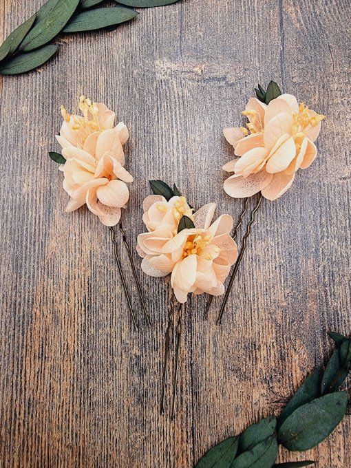 3 pics cheveux fleurs mariage cérémonie pêche