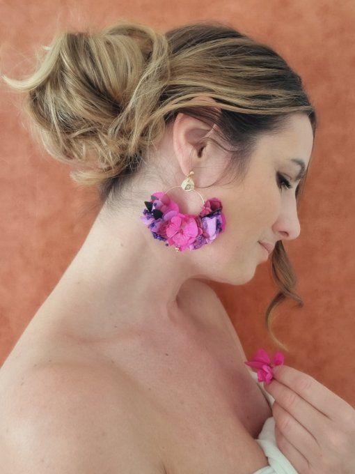 Boucles d'oreilles créoles fleurs éternelles hortensia rose fuchsia parme mariage doré à l'or fin