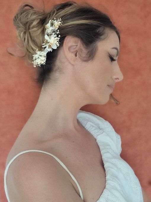 4 pics cheveux fleurs mariage cérémonie blanc et doré