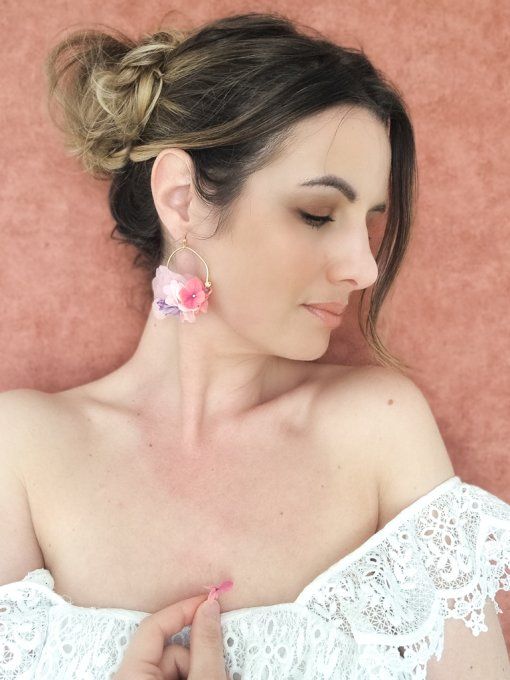Boucles d'oreilles créoles fleurs éternelles hortensia rose fuchsia mariage doré à l'or fin