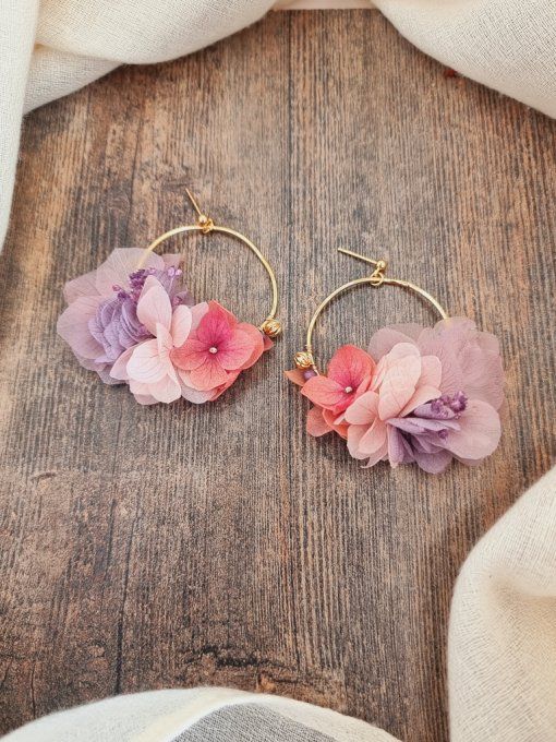 Boucles d'oreilles créoles fleurs éternelles hortensia rose fuchsia mariage doré à l'or fin