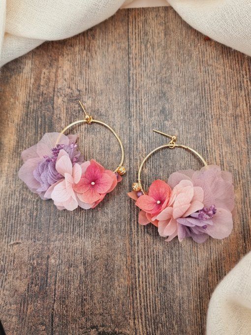 Boucles d'oreilles créoles fleurs éternelles hortensia rose fuchsia mariage doré à l'or fin