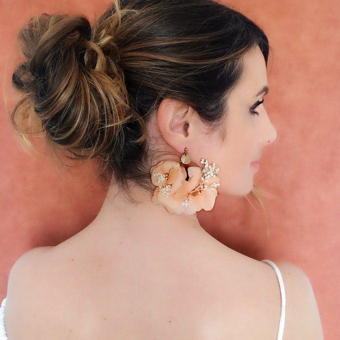 Boucles d'oreilles créoles fleurs hortensia pêche mariage dorées à l'or fin