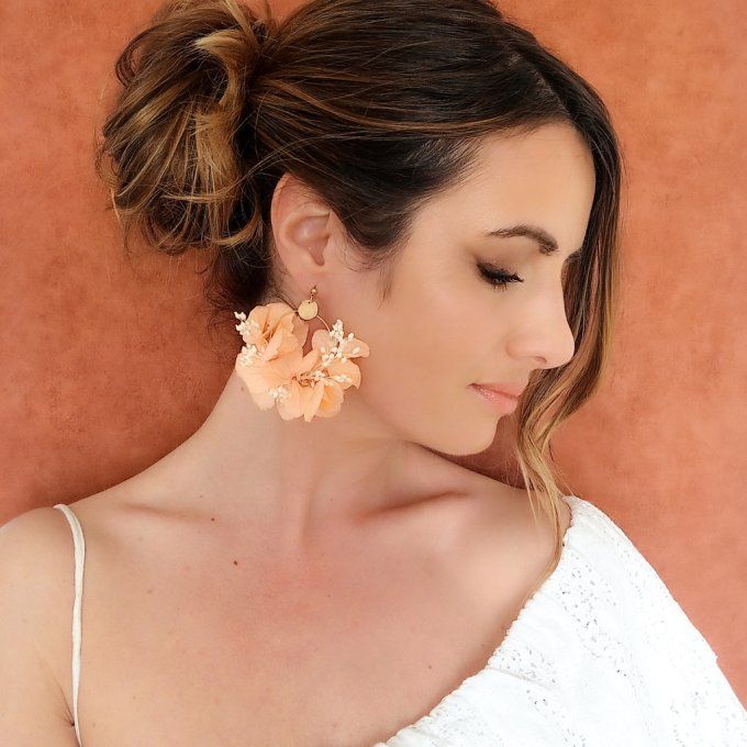 Boucles d'oreilles créoles fleurs hortensia pêche mariage dorées à l'or fin